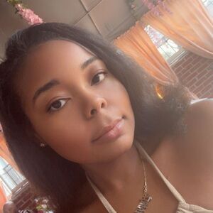 Meet your Posher, Ayana